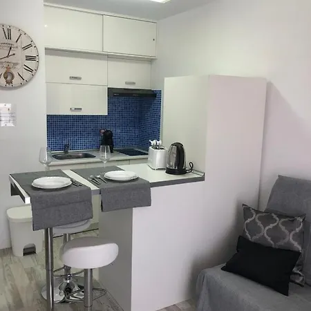 Coqueto Apartamento Con Piscina